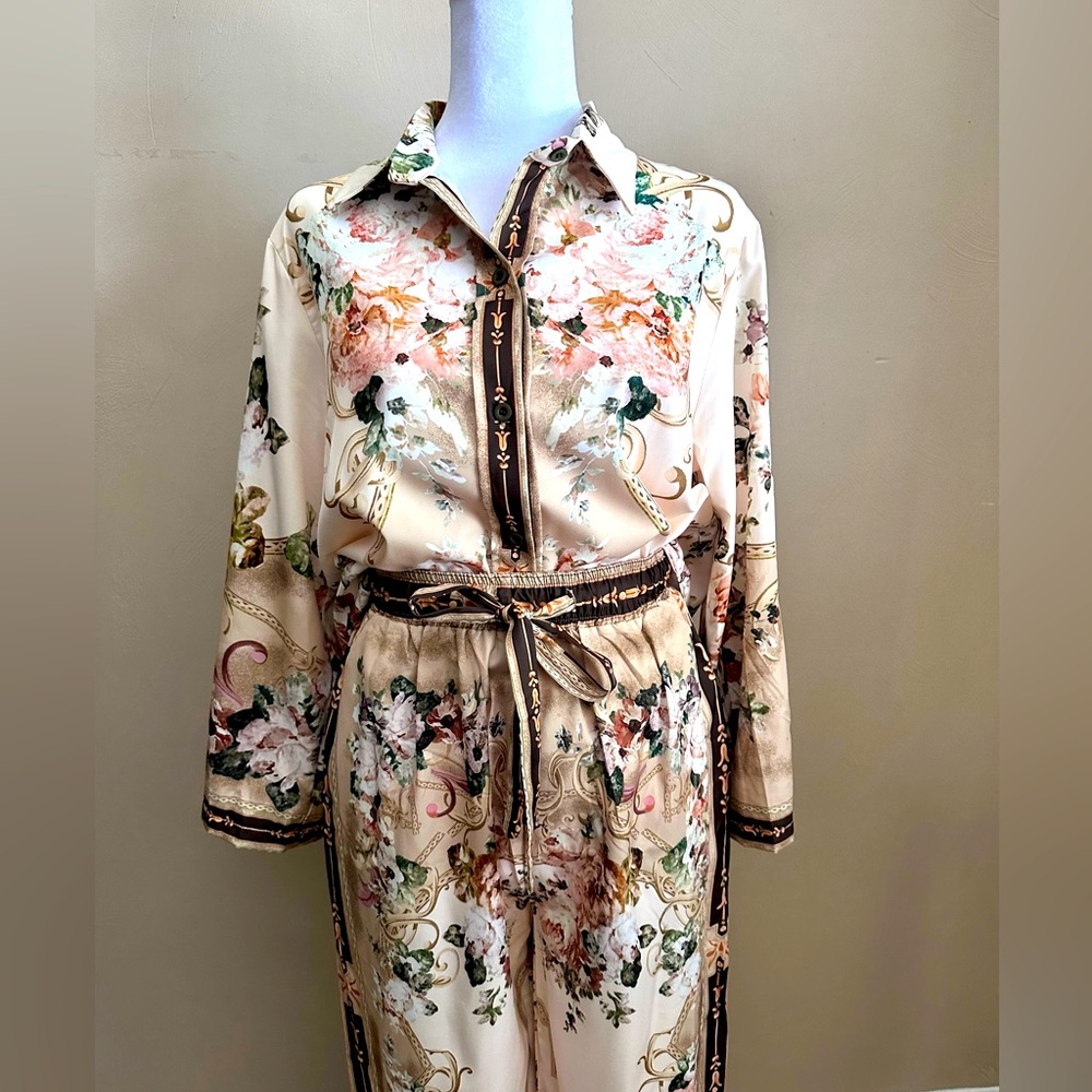 Two piece longsleeves and trouser set